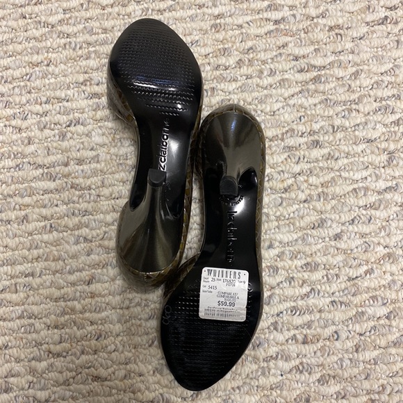 New Liz Claiborne snake skin heels - Picture 4 of 5